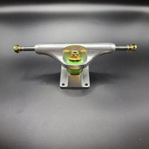 5.25" skateboard trucks